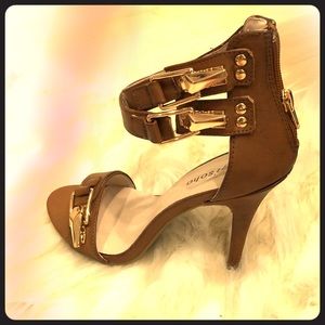 Brown elegant heels size 7.5 brand new